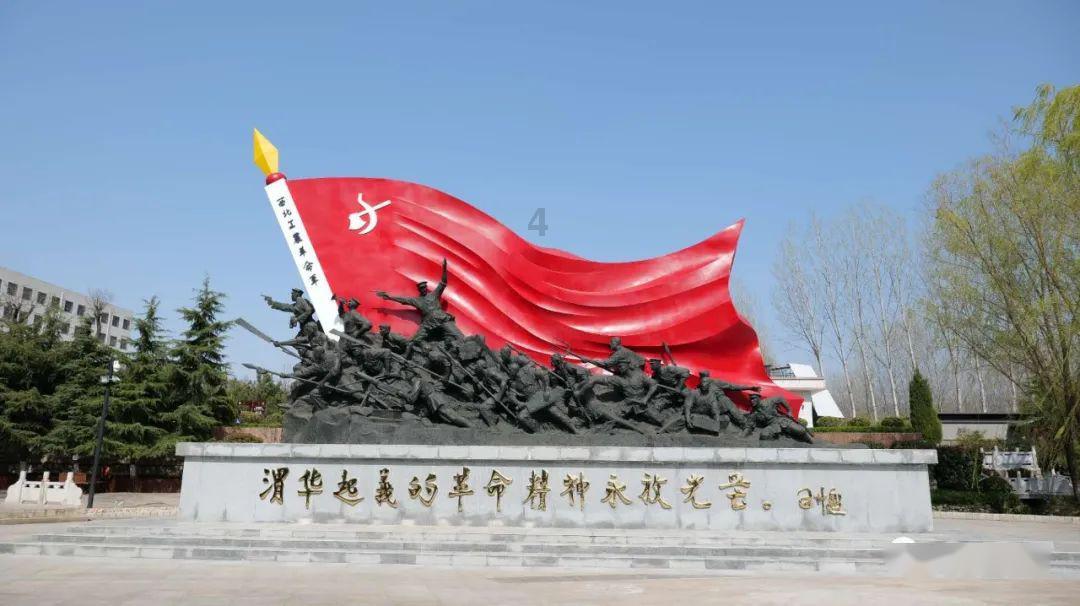 逃离残破的船只
